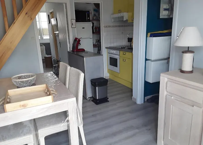 Joli Duplex Proche Commerces Et *